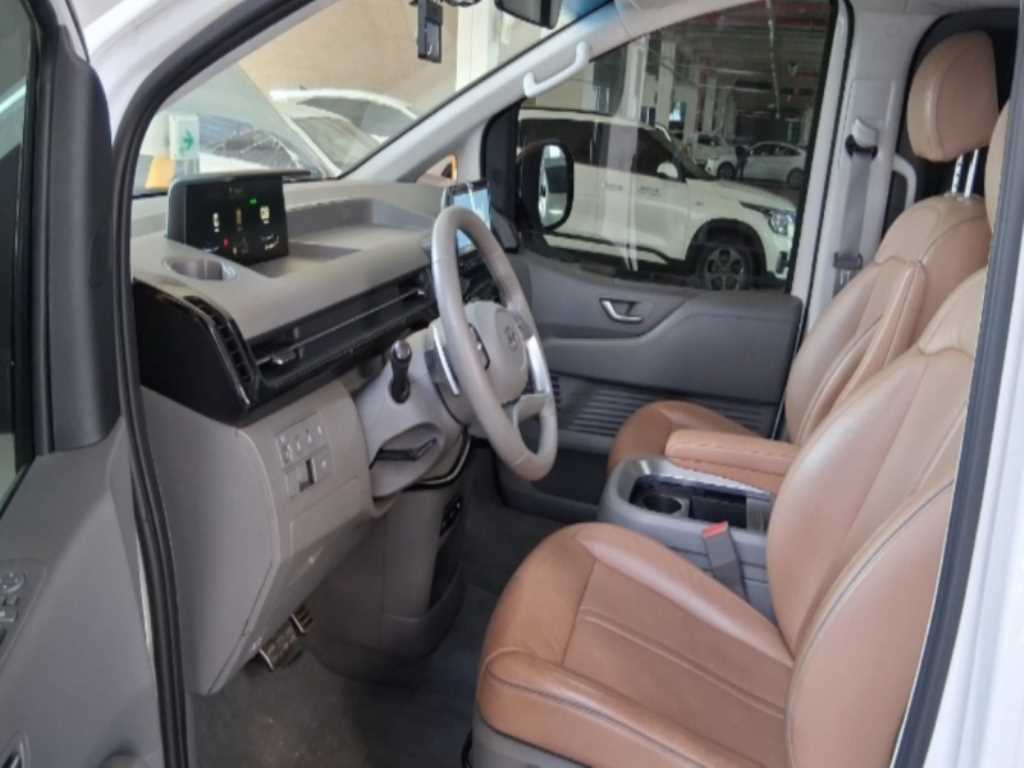 HYUNDAI Staria - Vista 6