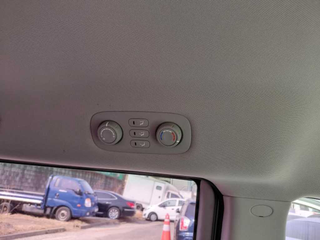 KIA Carnival 2014 Plateado - Importación desde Corea - HF Imports Iquique - Foto 18