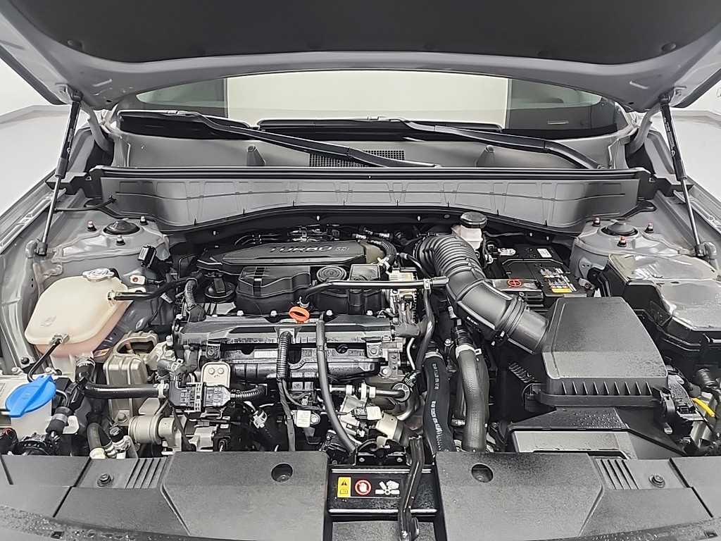 HYUNDAI Kona - Vista 6