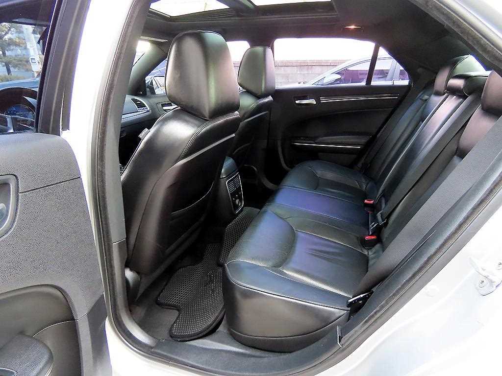 Chrysler 300C - Vista 6