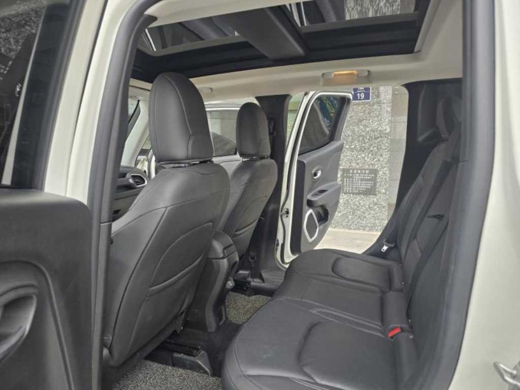 Jeep Renegade - Vista 12