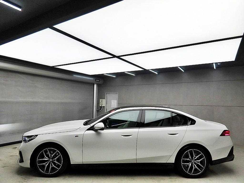 BMW 5 Series - Vista 4