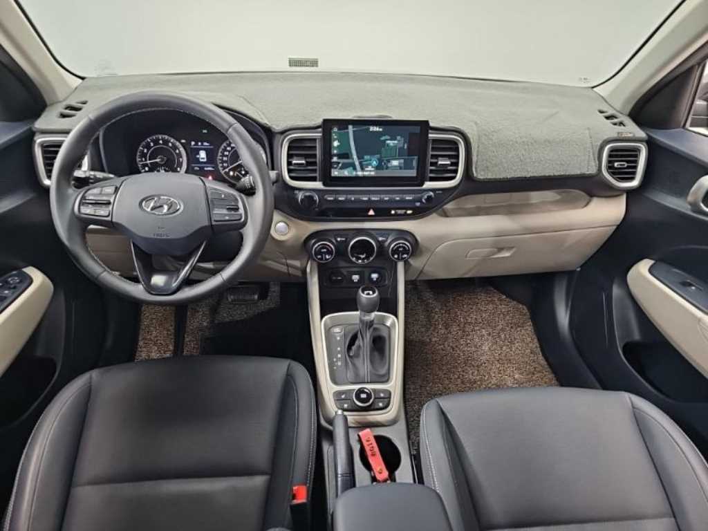 HYUNDAI Venue - Vista 5