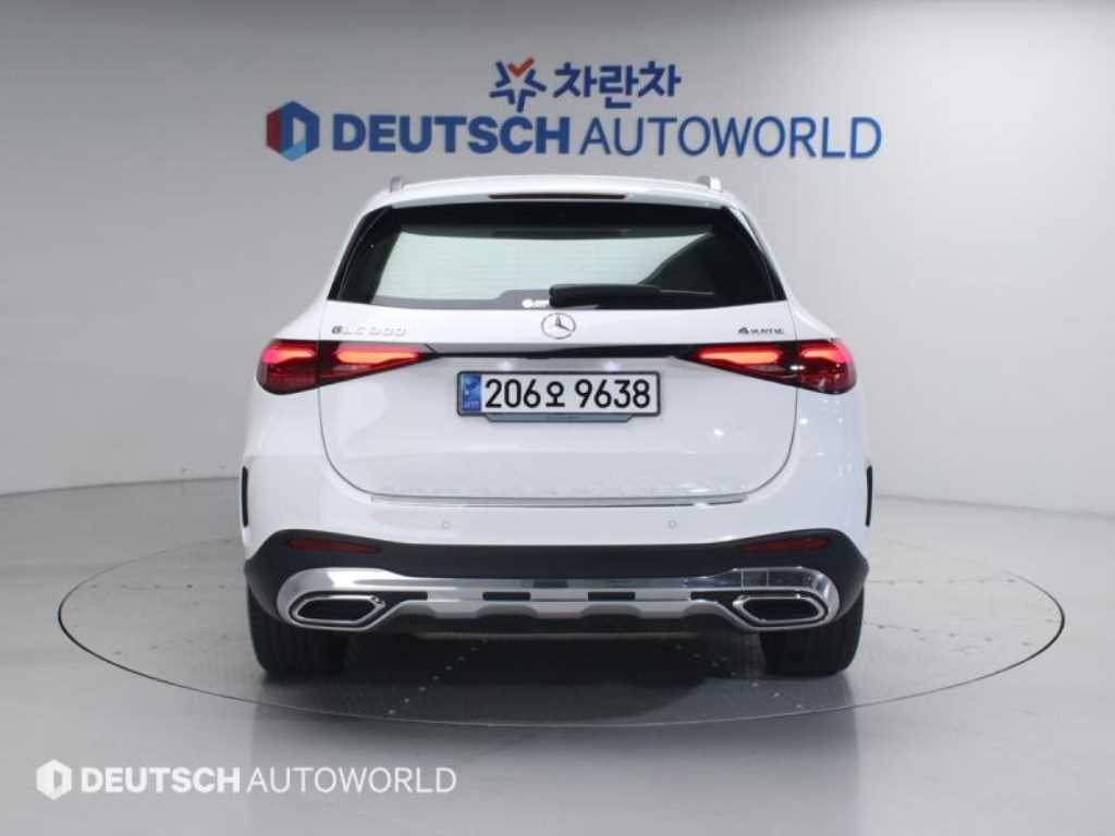 Mercedes Benz GLC Class - Vista 4