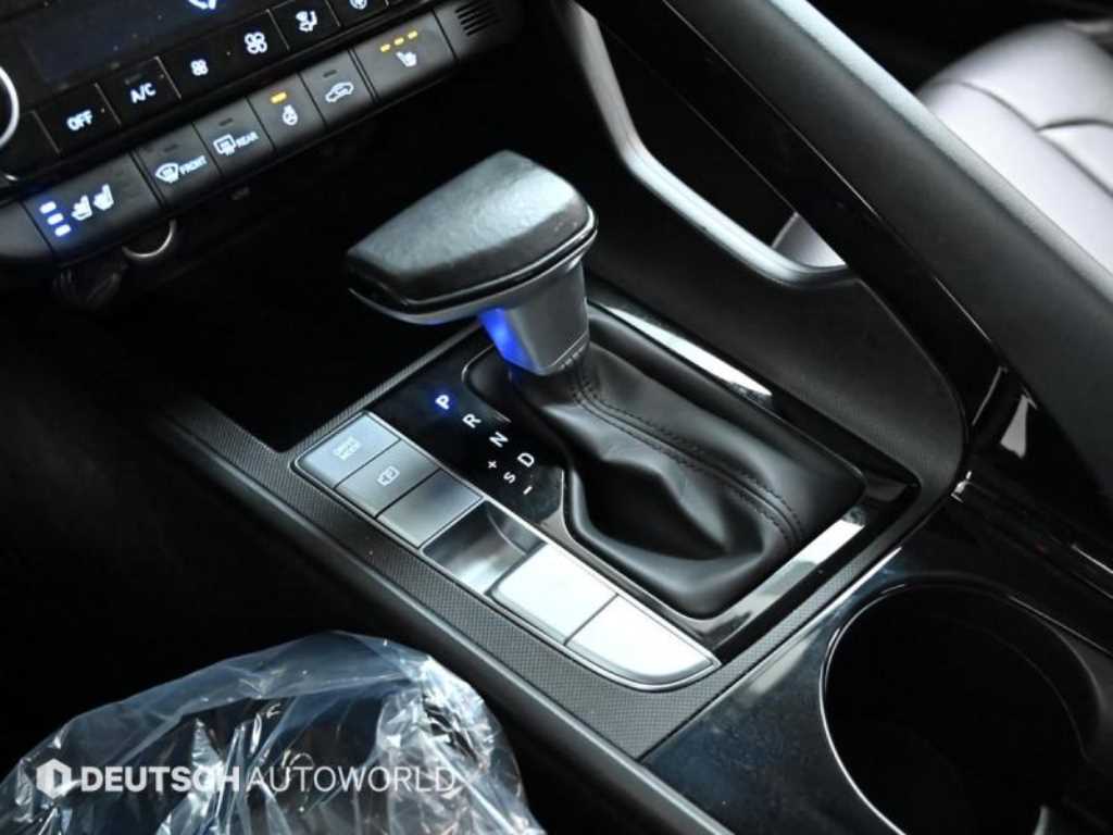 HYUNDAI Avante - Vista 9