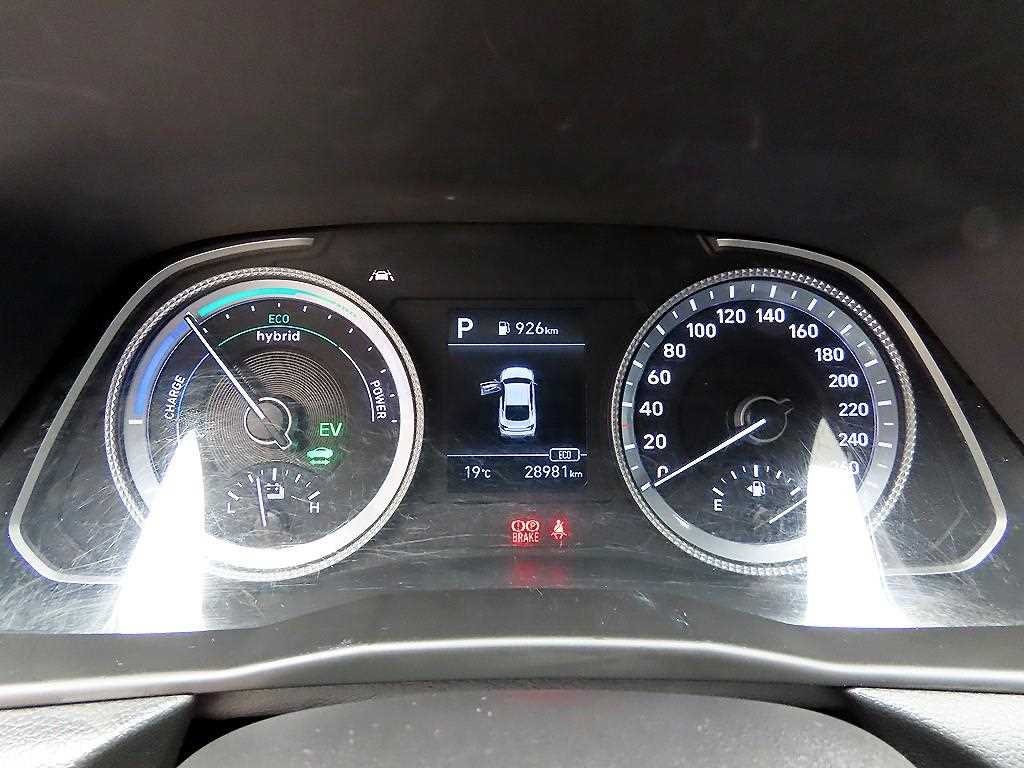 HYUNDAI Sonata - Vista 9