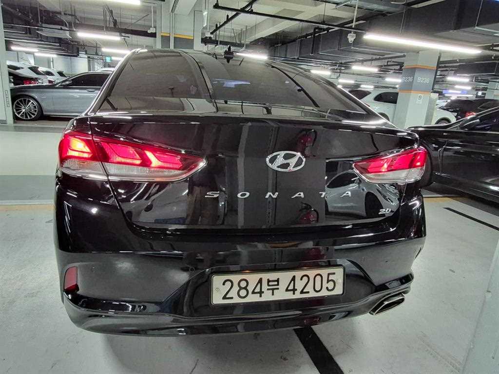 HYUNDAI Sonata - Vista 4