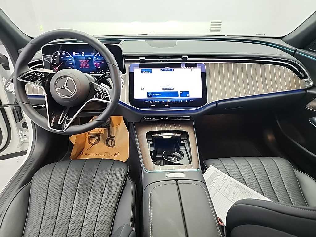 Mercedes Benz E class - Vista 7