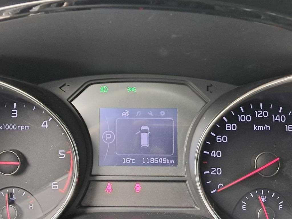 KIA Carnival - Vista 8