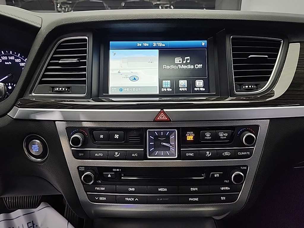 Genesis G80 - Vista 10