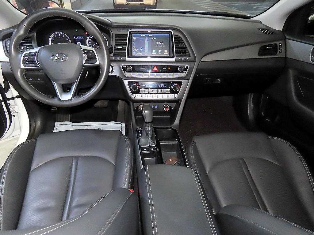 HYUNDAI Sonata - Vista 10