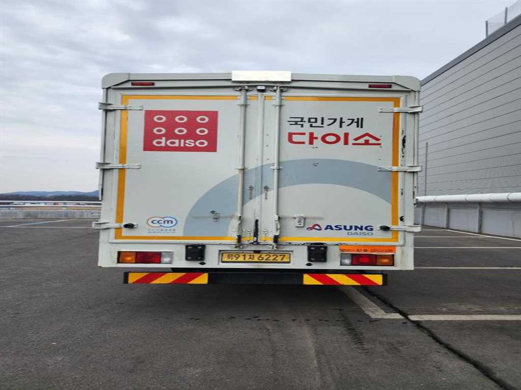 medium and large cargo truck - Vista 4