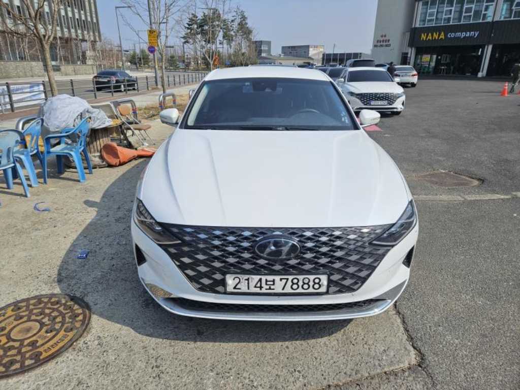 HYUNDAI Grandeur - Vista 2