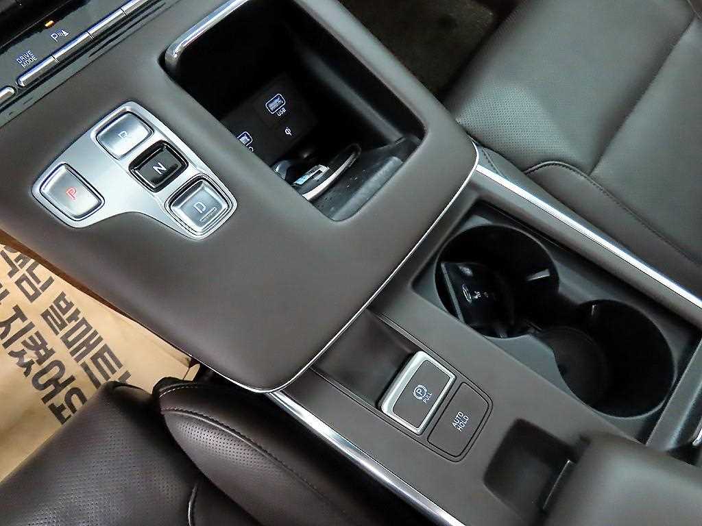 HYUNDAI Grandeur - Vista 10