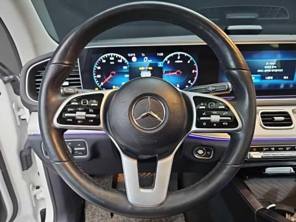 Mercedes Benz GLE Class - Vista 6