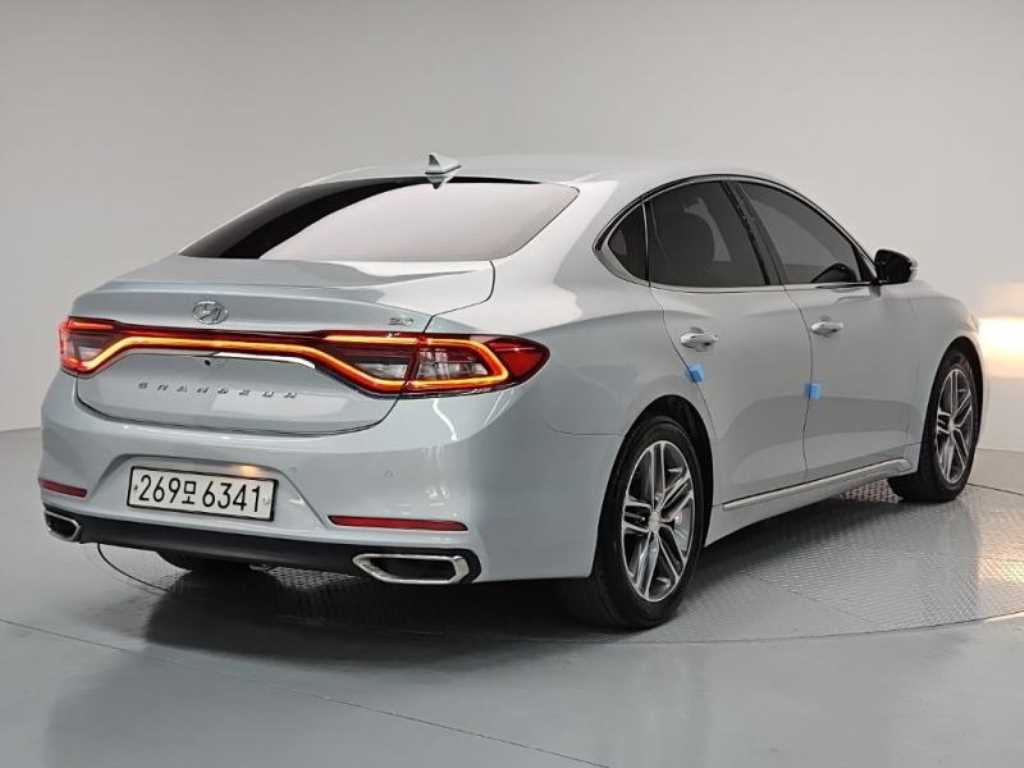 HYUNDAI Grandeur - Vista 4