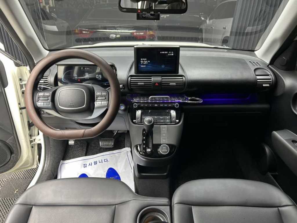 HYUNDAI Casper - Vista 8