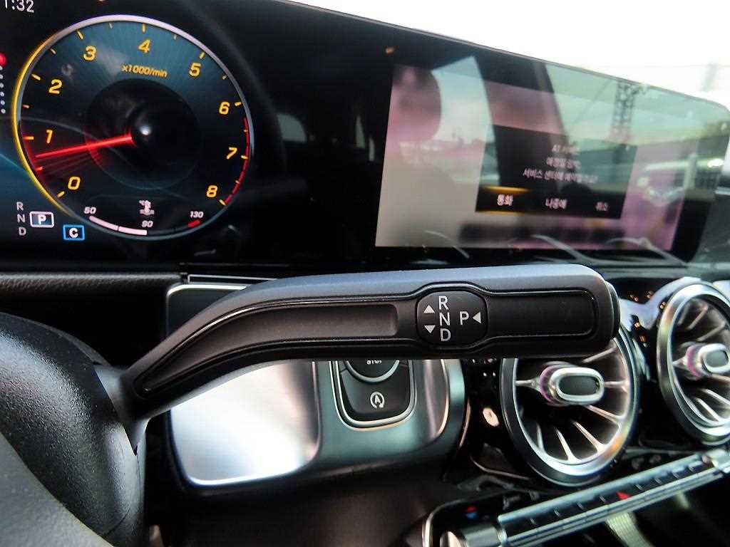 Mercedes Benz GLB Class - Vista 10