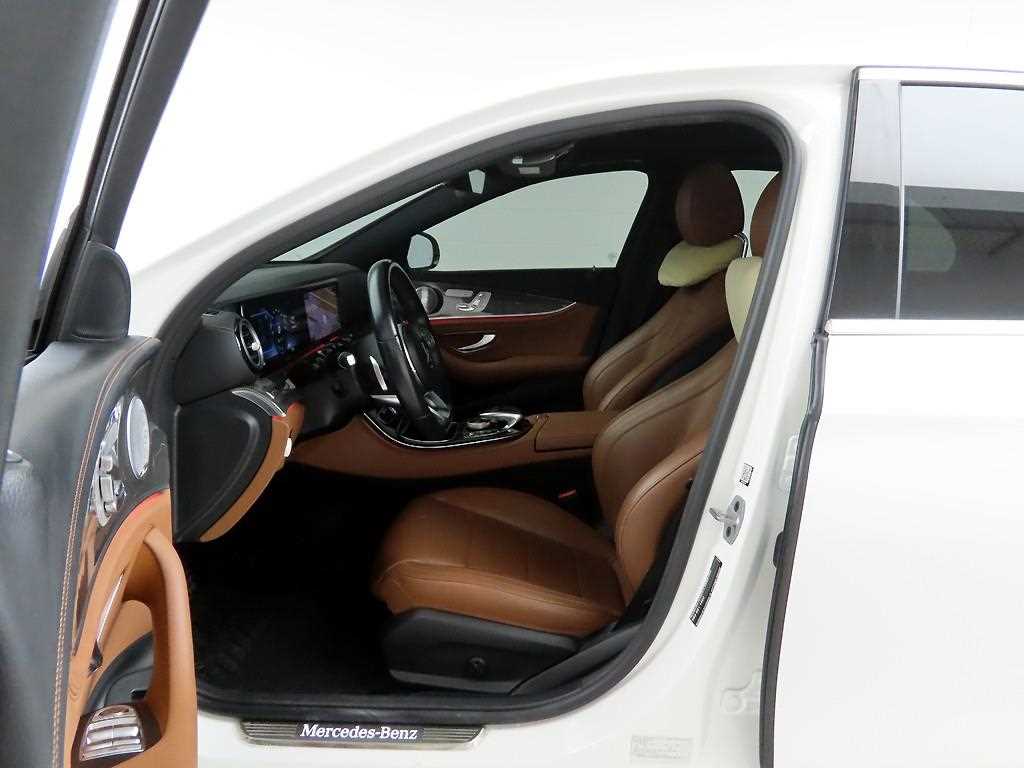 Mercedes Benz E class - Vista 12