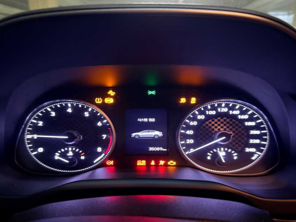 HYUNDAI Avante - Vista 7