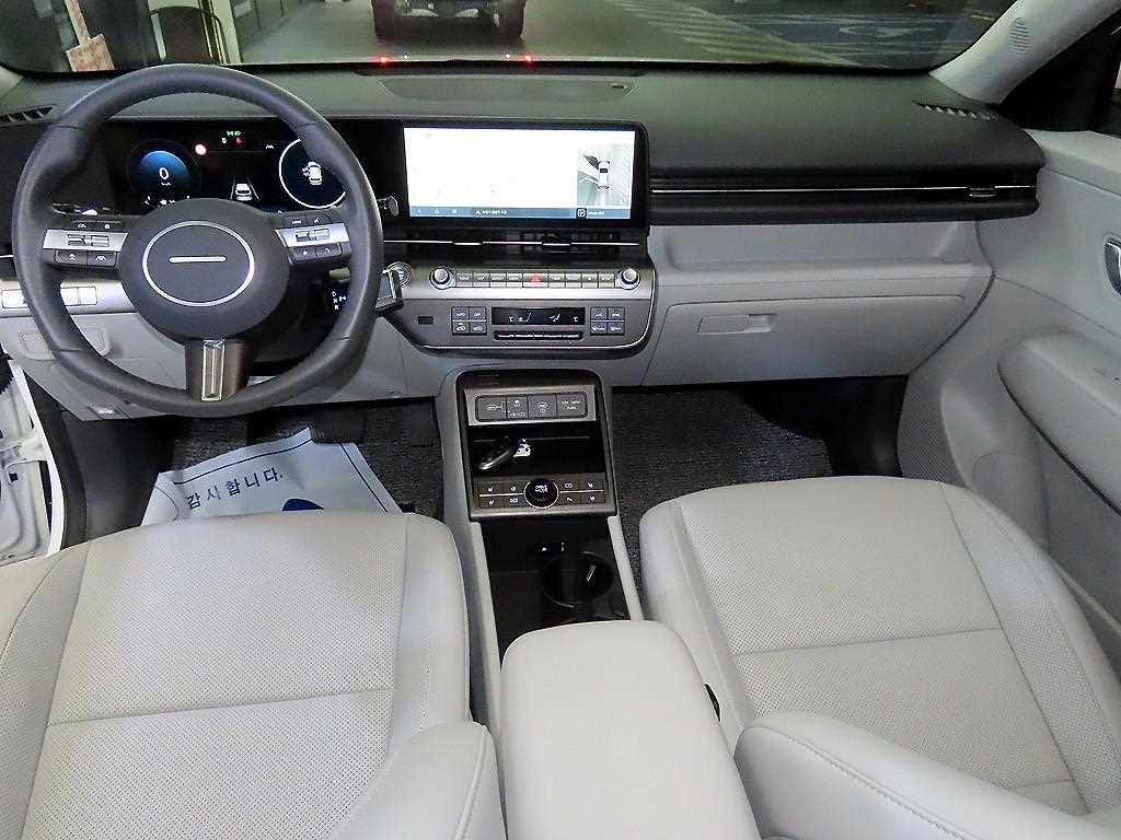 HYUNDAI Kona - Vista 10