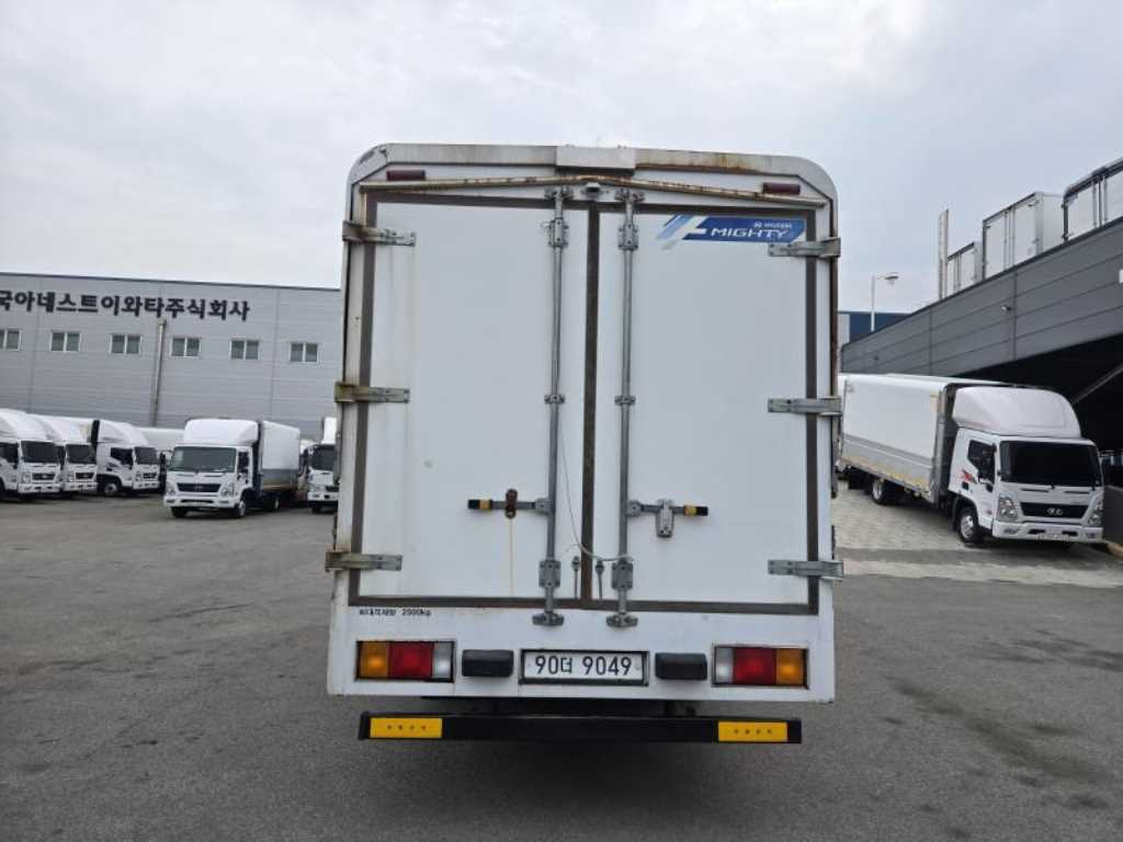 medium and large cargo truck - Vista 5