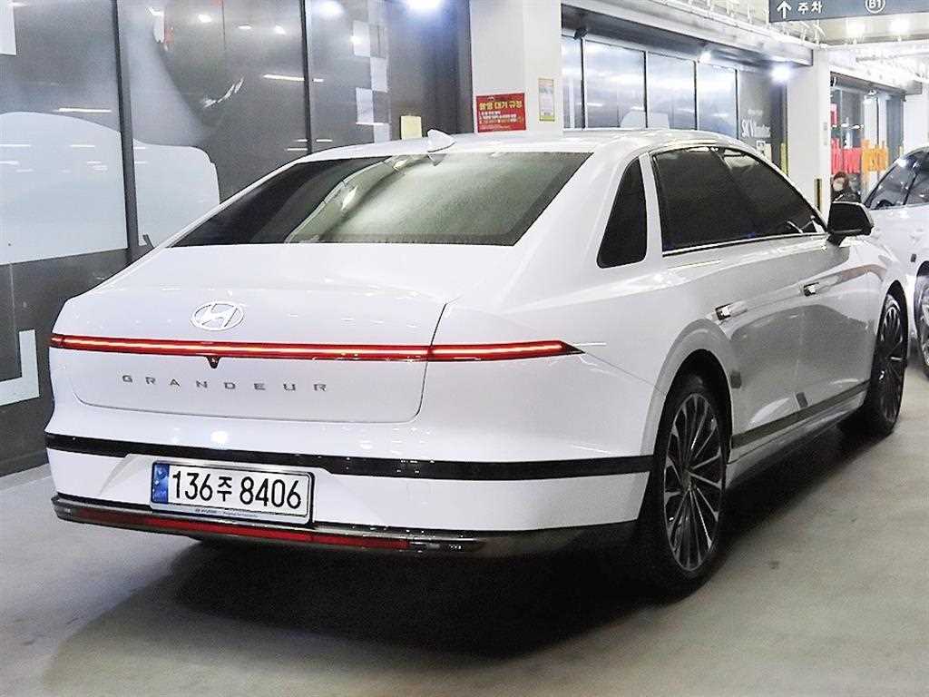 HYUNDAI Grandeur - Vista 4