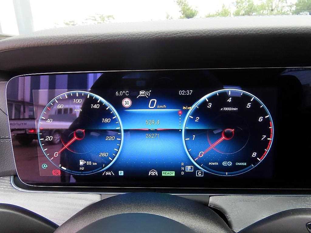 Mercedes Benz E class - Vista 9