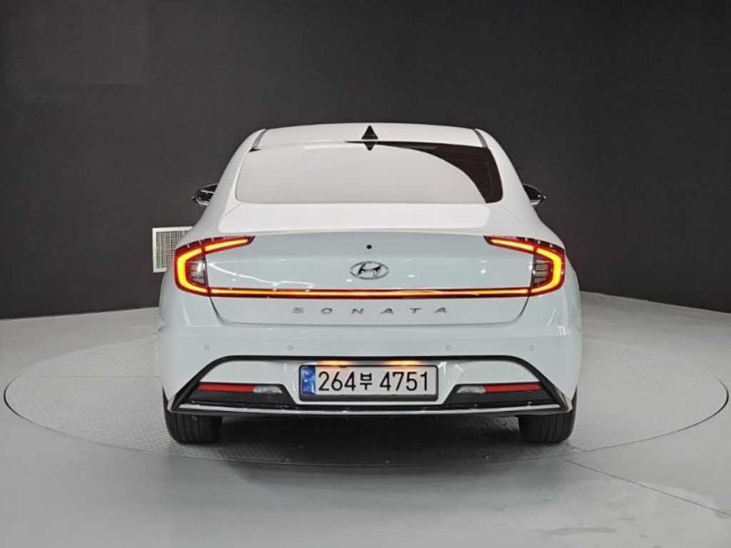 HYUNDAI Sonata - Vista 3