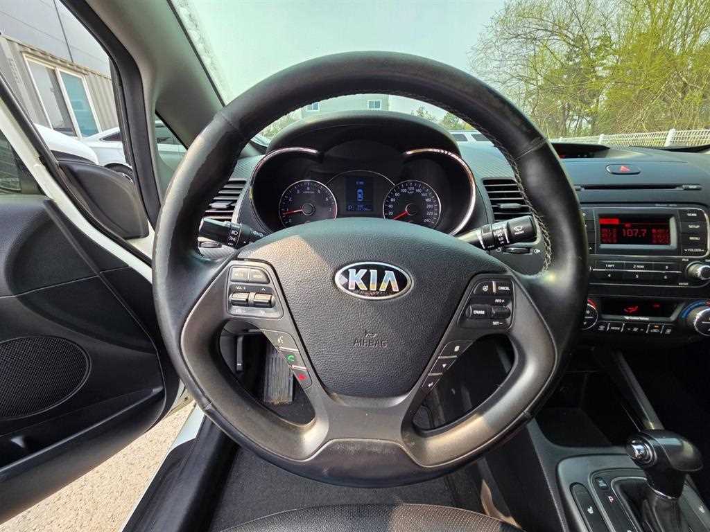 KIA K3 - Vista 8