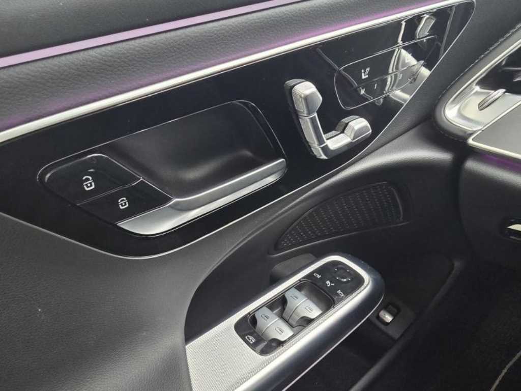 Mercedes Benz E class - Vista 8