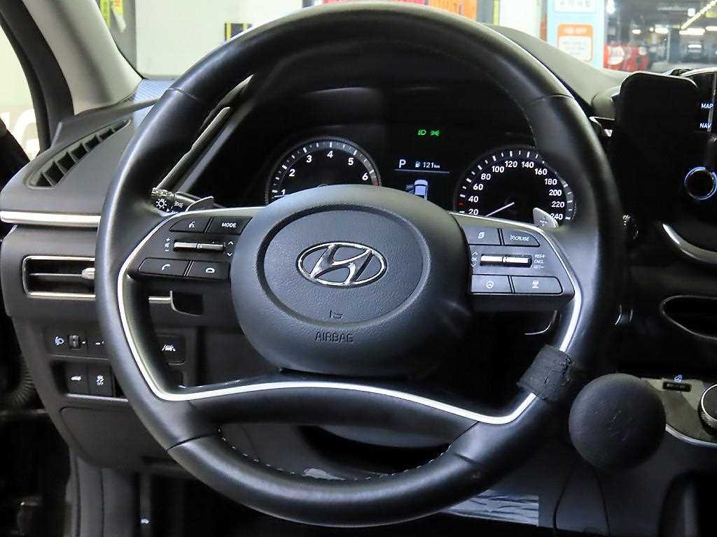 HYUNDAI Sonata - Vista 8