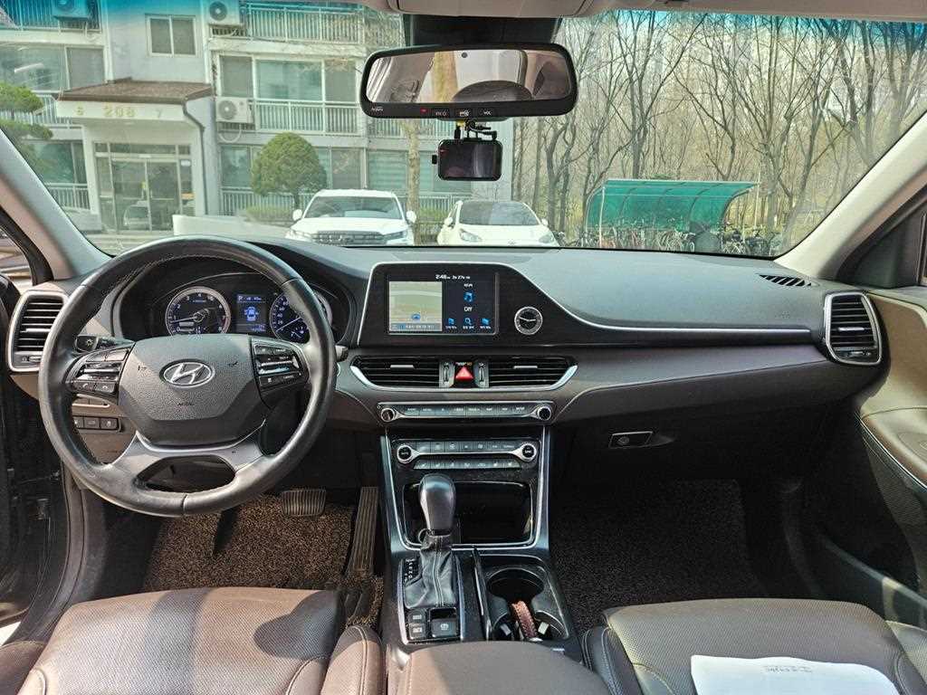 HYUNDAI Grandeur - Vista 6