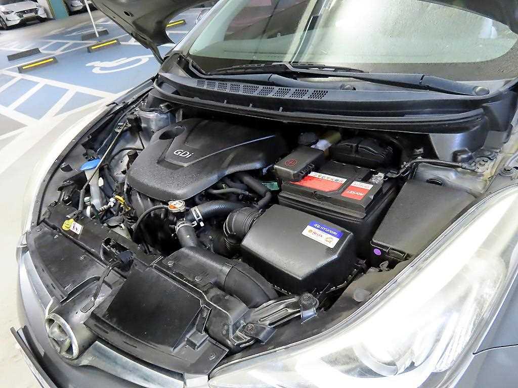 HYUNDAI Avante 2016 Gris - Importación desde Corea - HF Imports Iquique - Foto 18