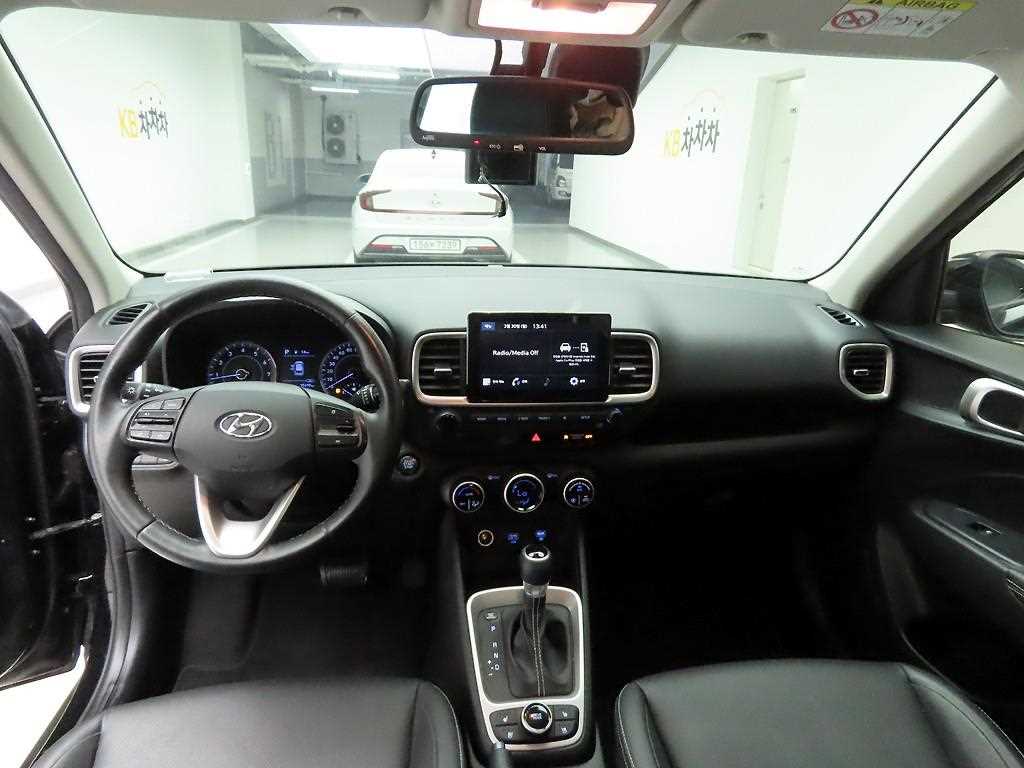 HYUNDAI Venue - Vista 7