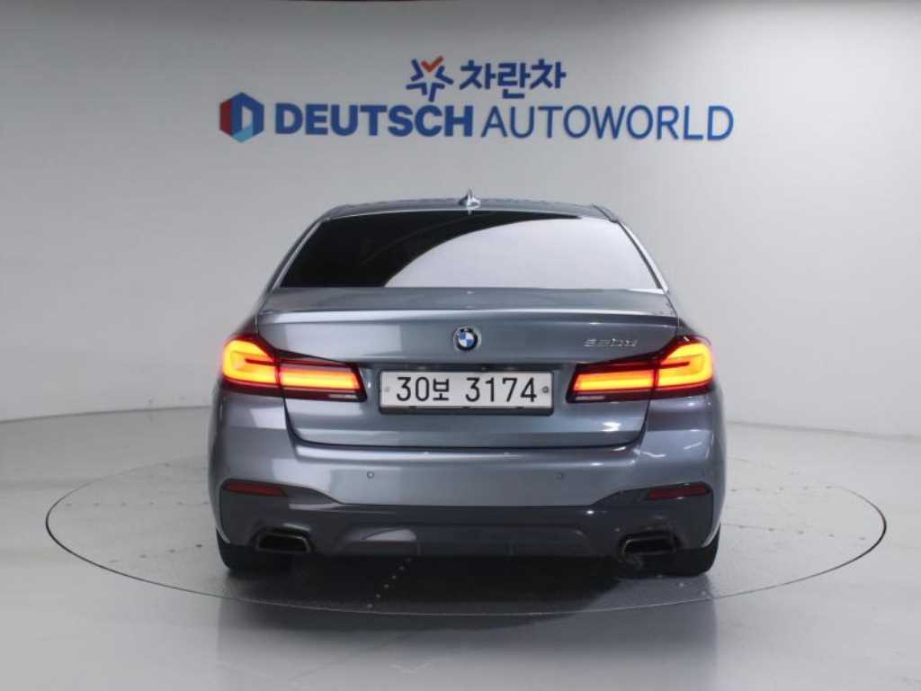 BMW 5 Series - Vista 4