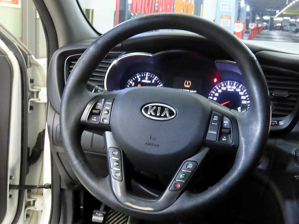 KIA K5 - Vista 8