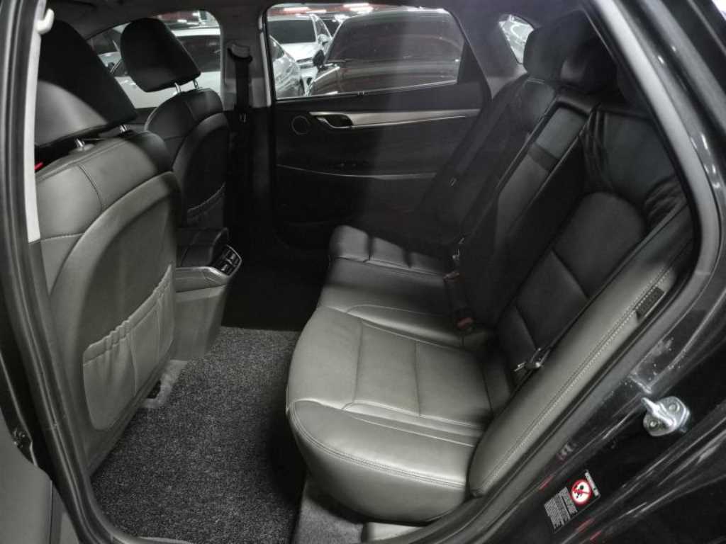 HYUNDAI Grandeur - Vista 6