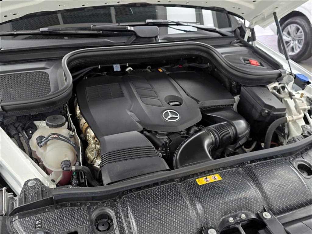Mercedes Benz GLE Class - Vista 6