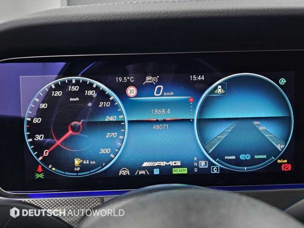 Mercedes Benz E class - Vista 8