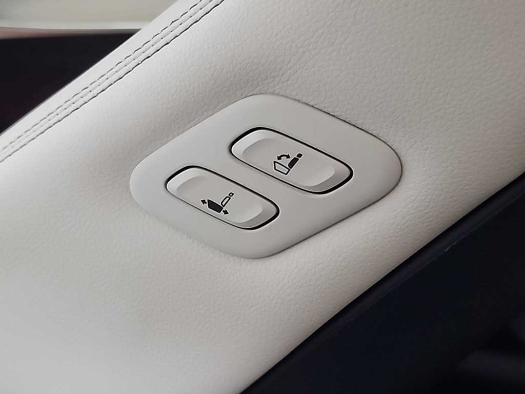 Genesis GV70 2024 Blanco - Importación desde Corea - HF Imports Iquique - Foto 13