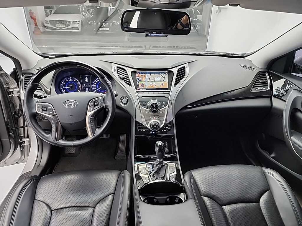 HYUNDAI Grandeur - Vista 7