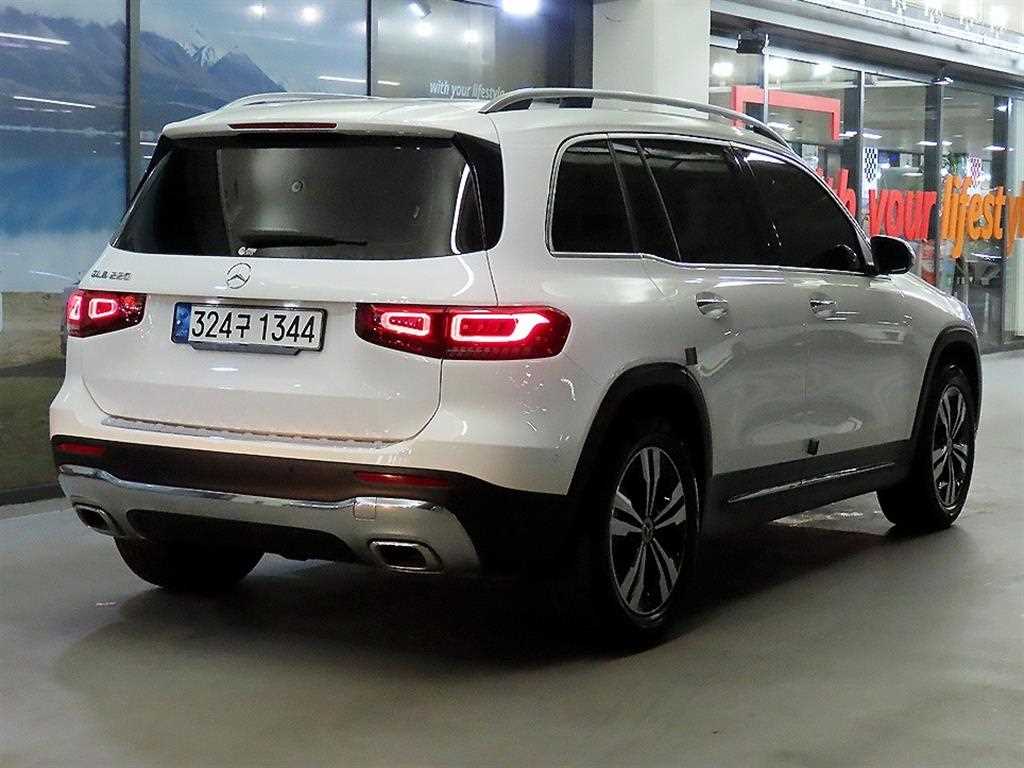 Mercedes Benz GLB Class - Vista 4