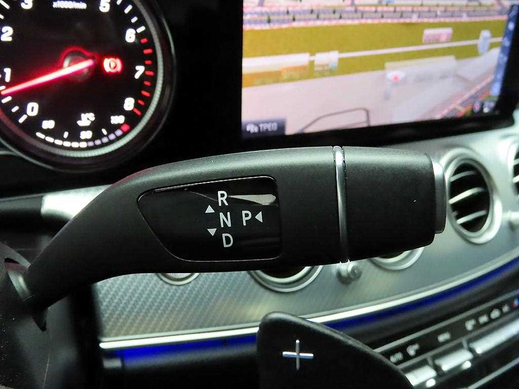 Mercedes Benz E class - Vista 10