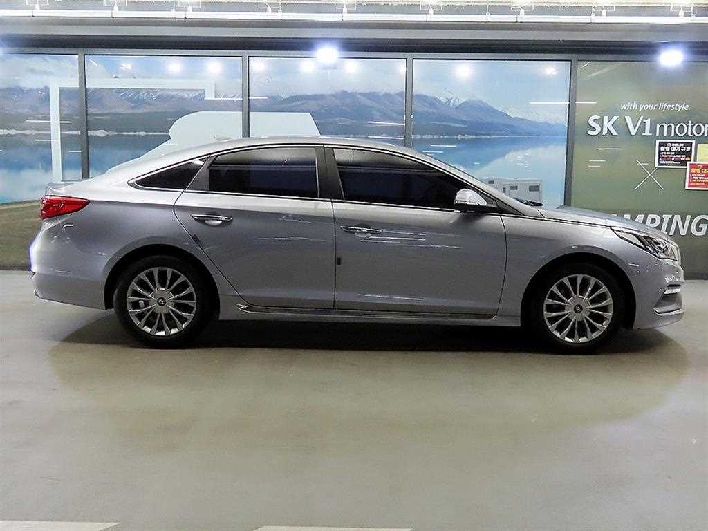 HYUNDAI Sonata - Vista 3