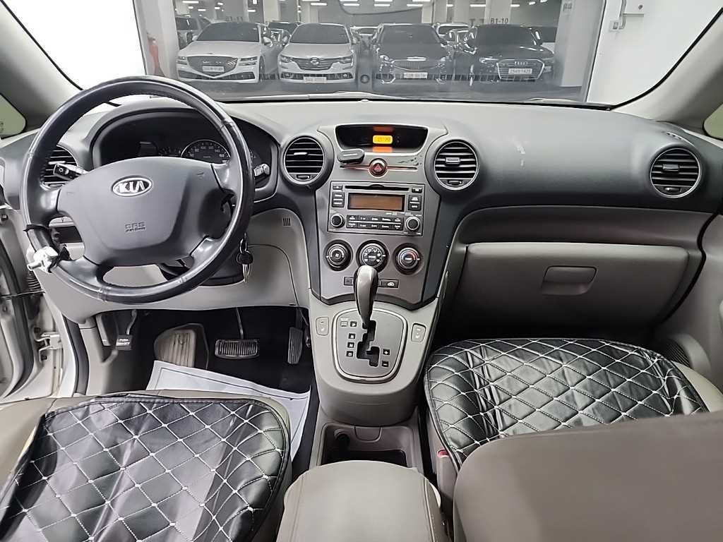 KIA Carens - Vista 7
