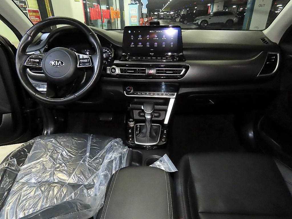 KIA Seltos - Vista 10