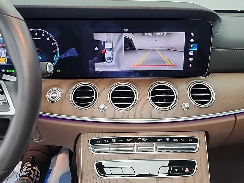 Mercedes Benz E class - Vista 10