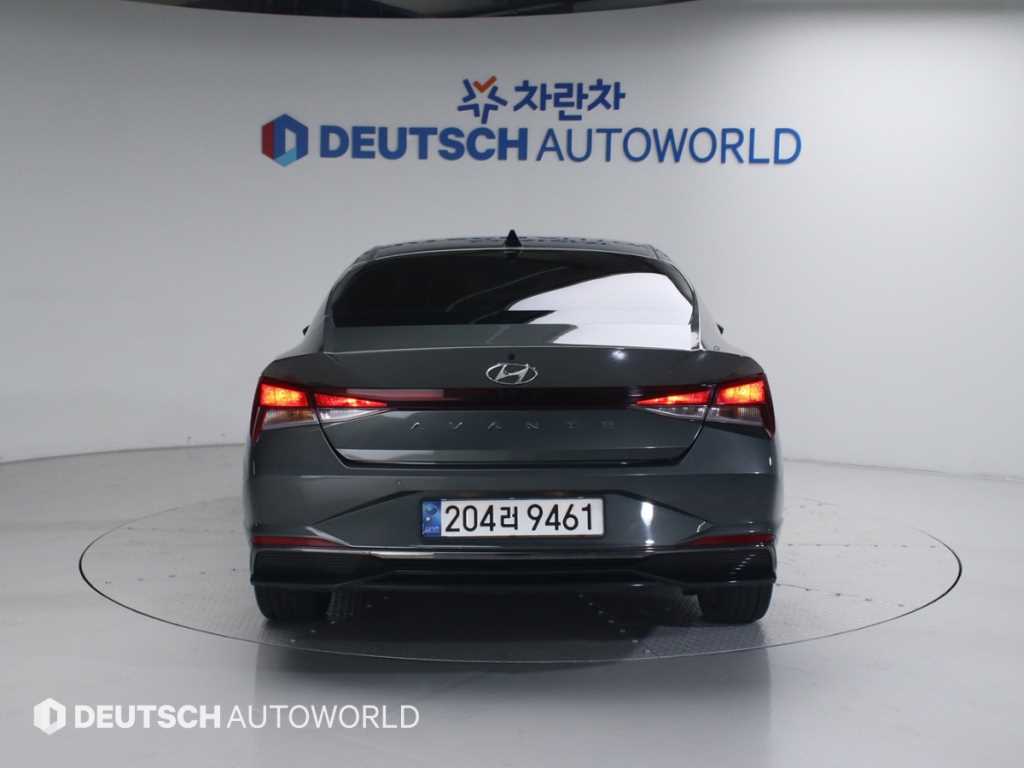 HYUNDAI Avante - Vista 4