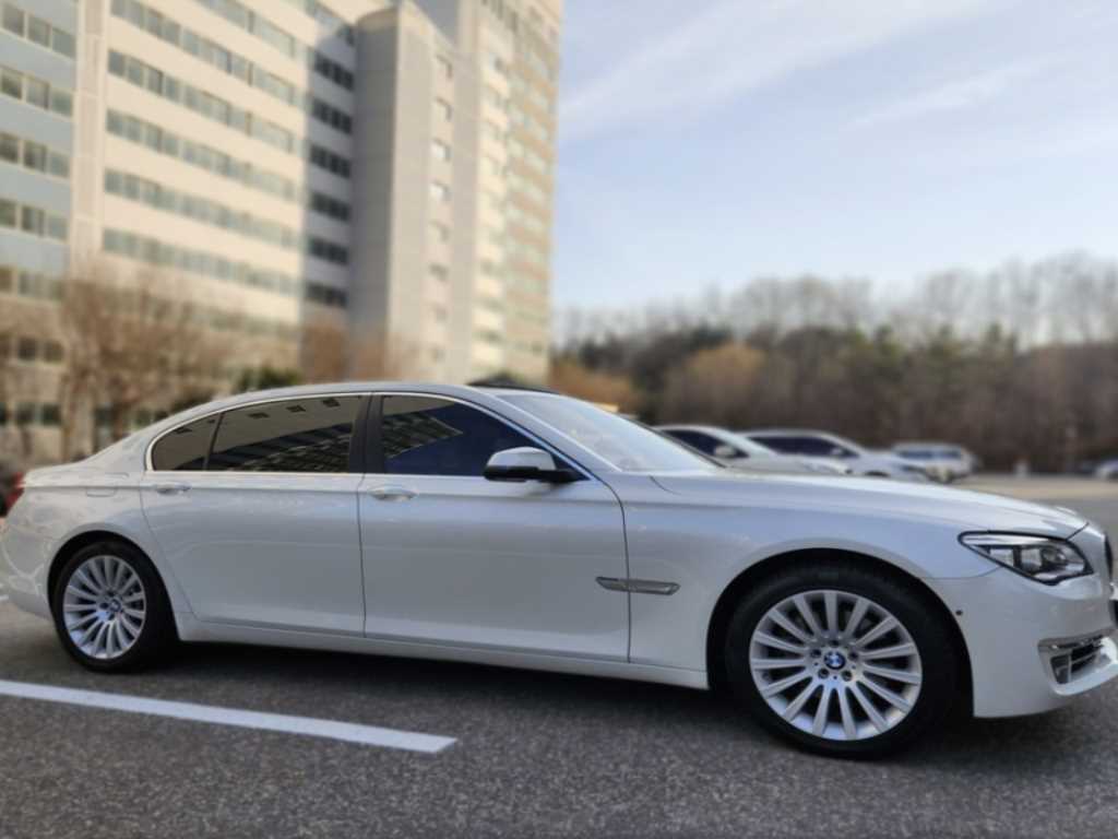 BMW 7 Series - Vista 3